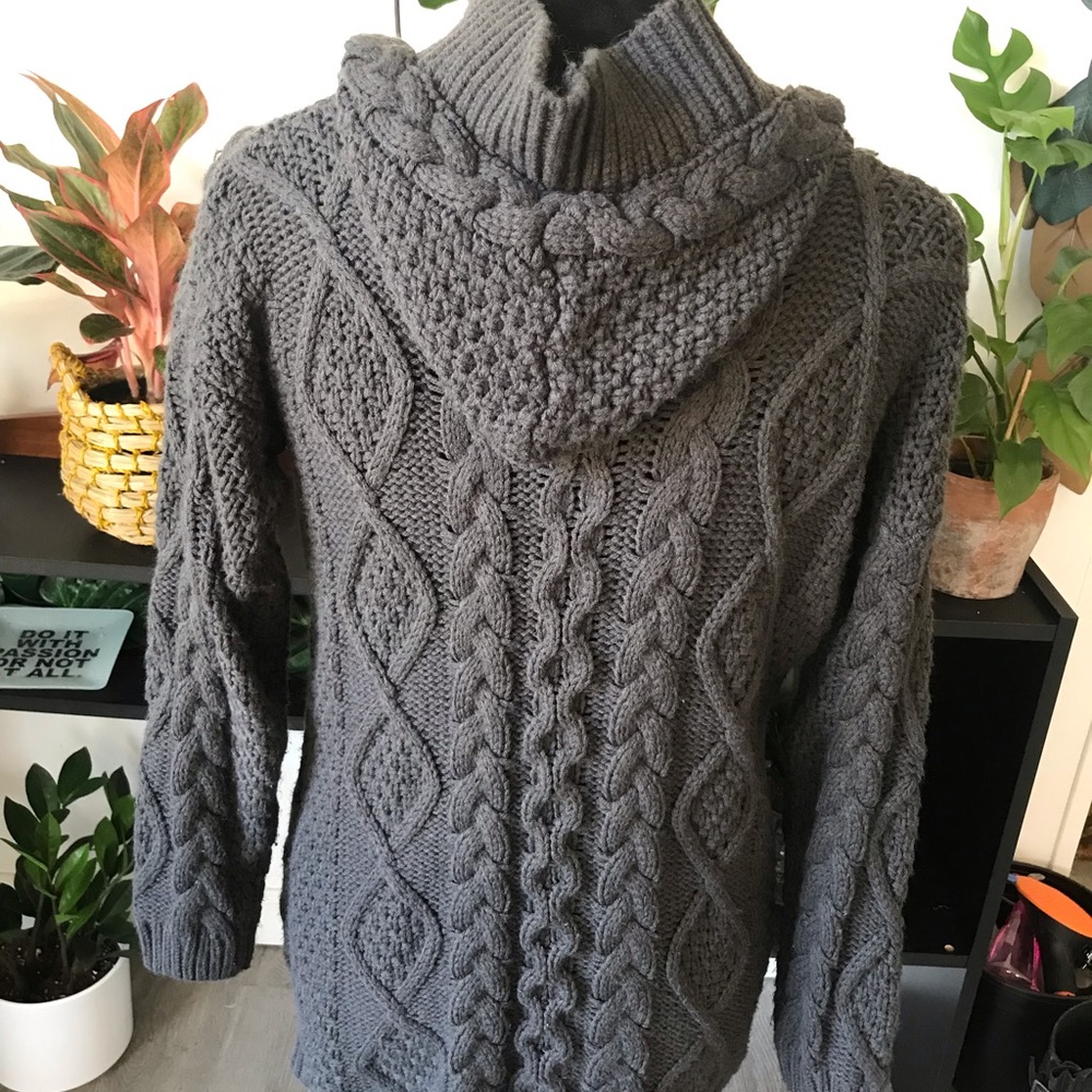 Sweater - Picture 4 of 4